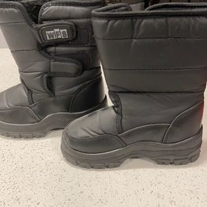 Kids snow boots